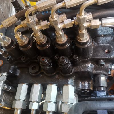 4-cylindrowa kompaktowa minikoparka Elektryczna koparka hydrauliczna z silnikiem Isuzu