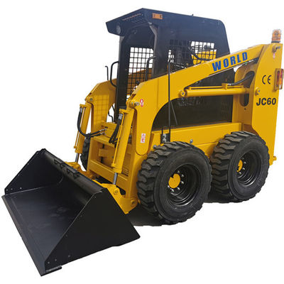 Bezpieczeństwo małej ładowarki o sterowaniu burtowym Powerplus Bob Cat z zamiatarką JC60