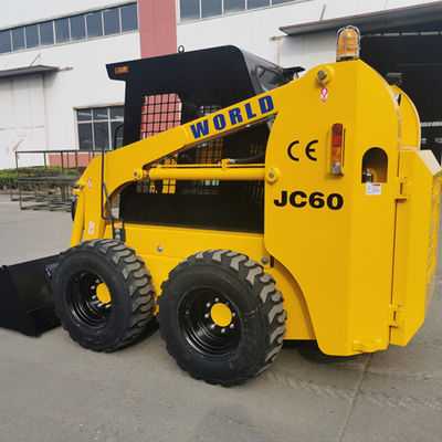 Bezpieczeństwo małej ładowarki o sterowaniu burtowym Powerplus Bob Cat z zamiatarką JC60