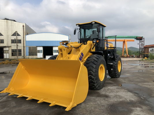 Ładowarka kołowa o masie roboczej 16200 kg i maks. Siła odspajania 150 ± 5 kN