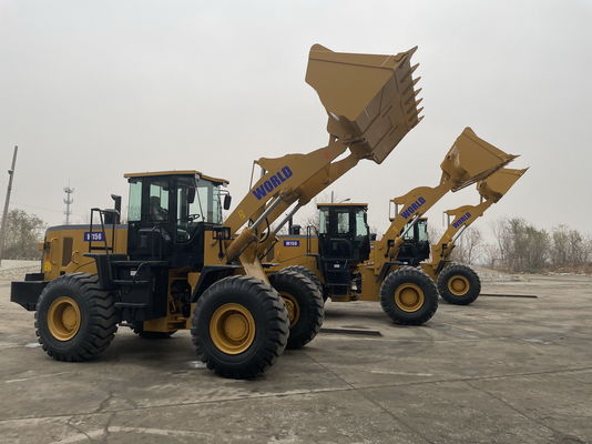 16200 kg Masa eksploatacyjna Przednie urządzenie ładujące o pojemności łyżki 3,0–3,6 m³