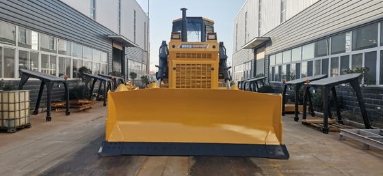 Spycharka do sprzętu ciężkiego o pojemności 6,4 m3, szerokości lemiesza 3725 mm i silnikiem Cummins NT855