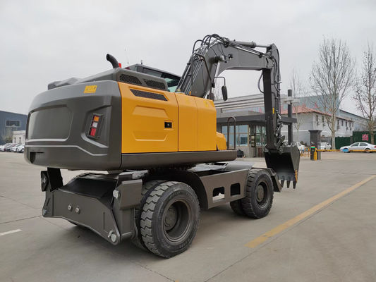92 KW silnik Mini Ekskawator z kołami Max. Radiusz kopania 8000MM 9,00-20/8 opony