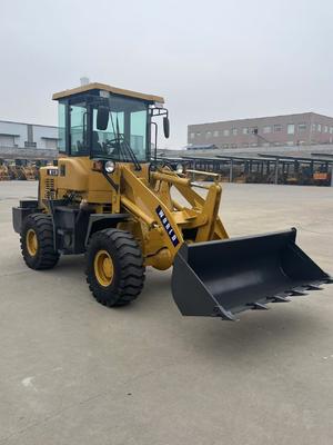 Wydajny mały ładowacz czołowy z mocą znamionową 33kW/2400 obr./min i minimalnym prześwitem 267mm