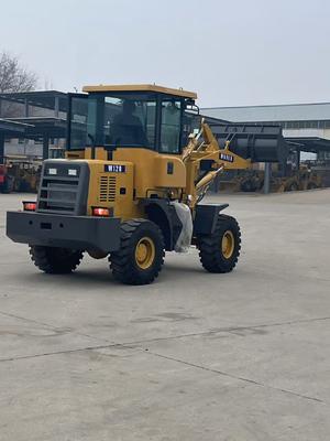 Wydajny mały ładowacz czołowy z mocą znamionową 33kW/2400 obr./min i minimalnym prześwitem 267mm