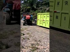 Traktor na olej palmowy